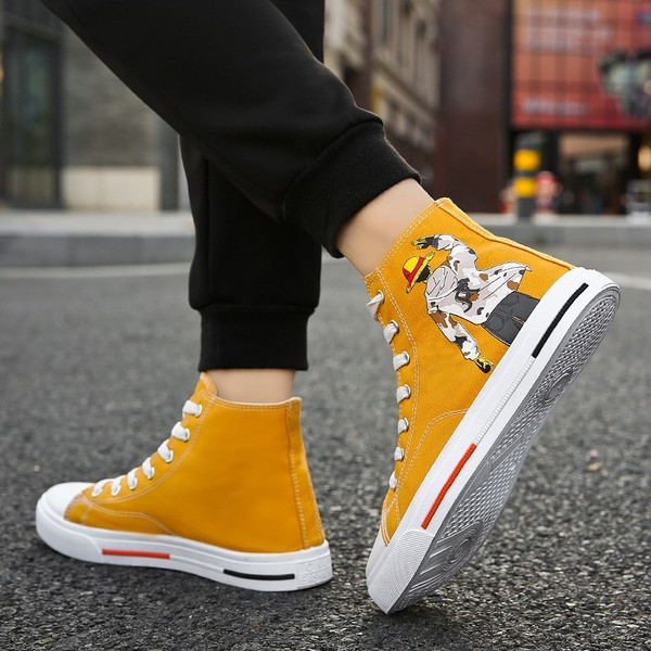 Alkalmi férfi tornacipő fekete és sárga rátéttel