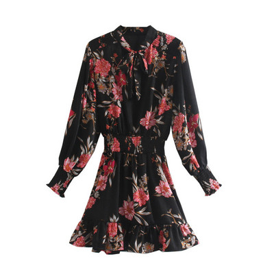 Modern ruha virágos motívumokkal, fekete színben