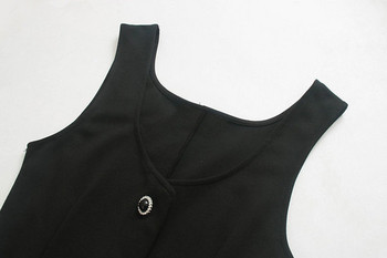 Aktuális női ruha gombokkal, fekete színben