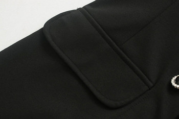 Aktuális női ruha gombokkal, fekete színben