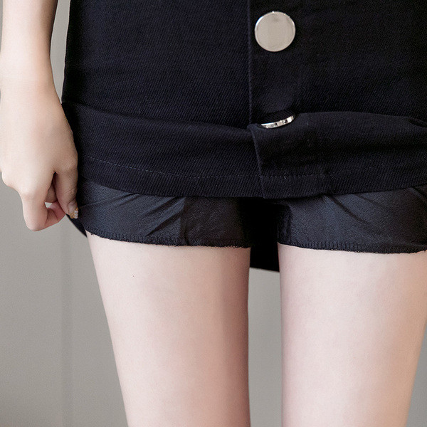 Fusta de dama actuala in doua culori cu nasturi