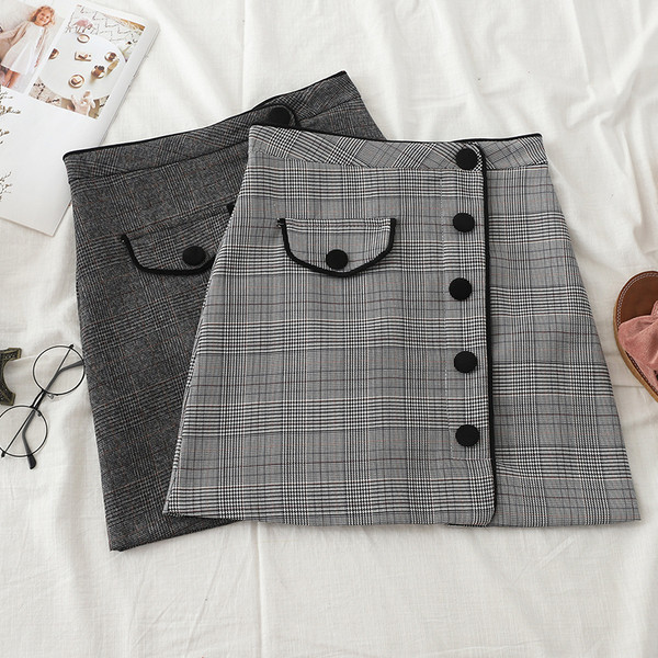 Kockás női szoknya két színben, gombokkal, magas derékkal