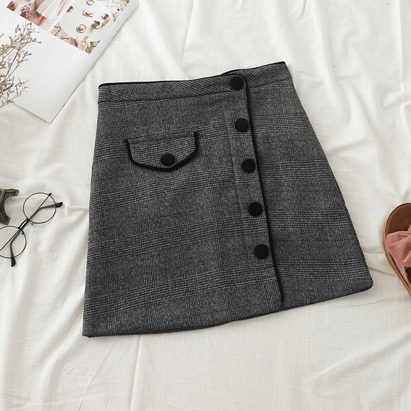 Kockás női szoknya két színben, gombokkal, magas derékkal