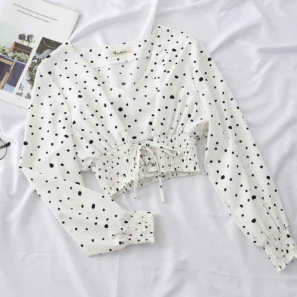 Aktuális női blúz három színben nyakkendővel