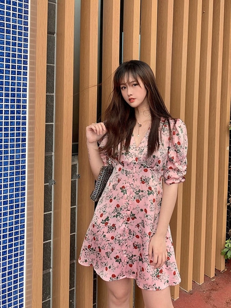 Alkalmi ruha rövid ujjal, virágmintával