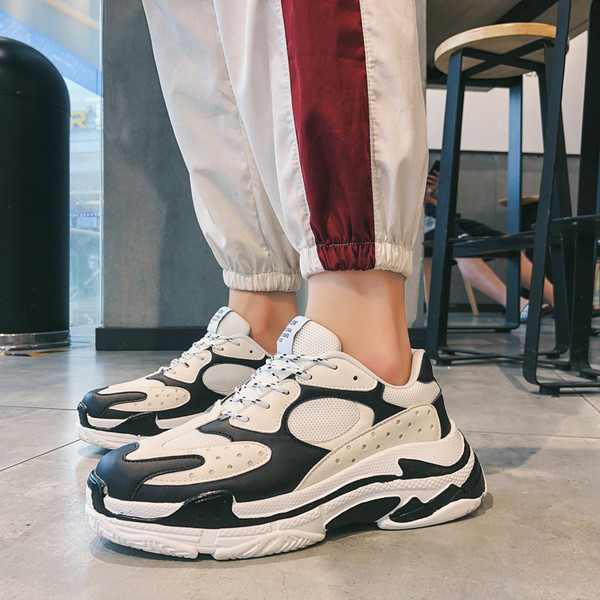 Aktuális férfi tornacipő durva talppal, három színben