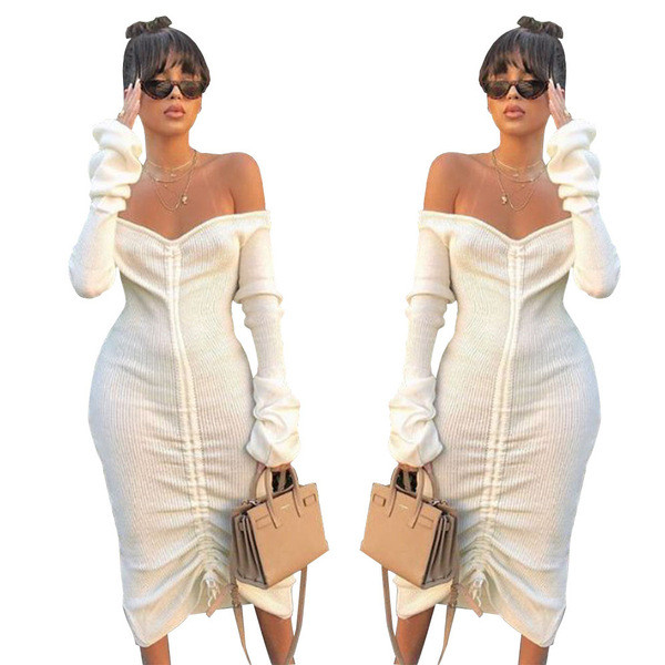 Alkalmi női ruha ejtett ujjakkal és megkötős fehér színben