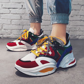 Tenisi de barbati actuali cu talpa aspra in mai multe culori