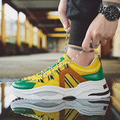 Színes férfi tornacipő durva talppal és fűzővel