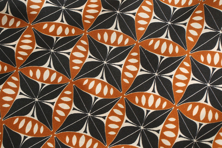 Pantaloni largi cu lungimea de 7/8 si model cu model