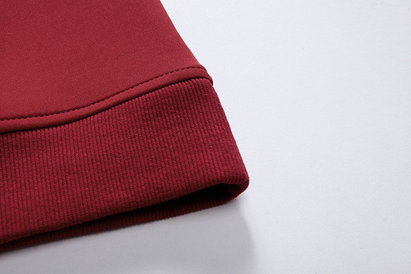 Bluză casual bărbătească cu mâneci lungi și decolteu O în trei culori