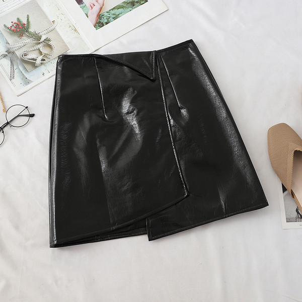 Fusta de dama actuala in negru si argintiu