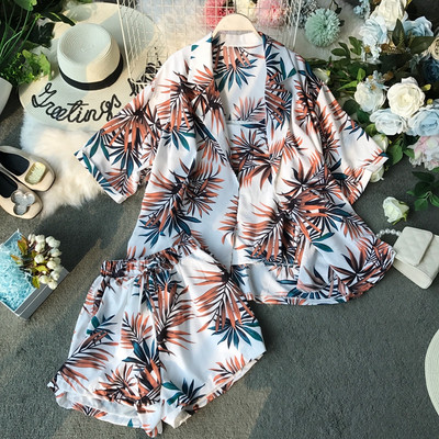 Set modern de dama cu model floral in trei culori