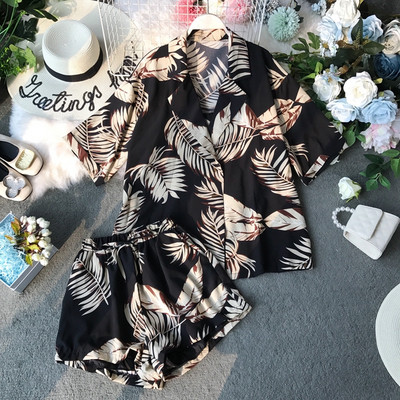 Set modern de dama cu model floral in trei culori