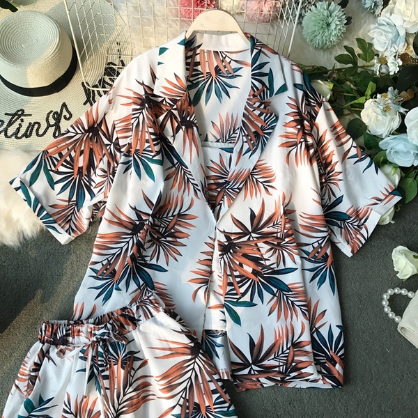 Set modern de dama cu model floral in trei culori