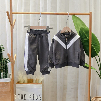 Sportos gyerek szett fiúknak két részből áll - több színben