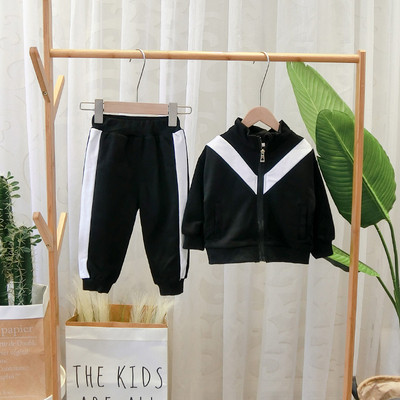 Sportos gyerek szett fiúknak két részből áll - több színben