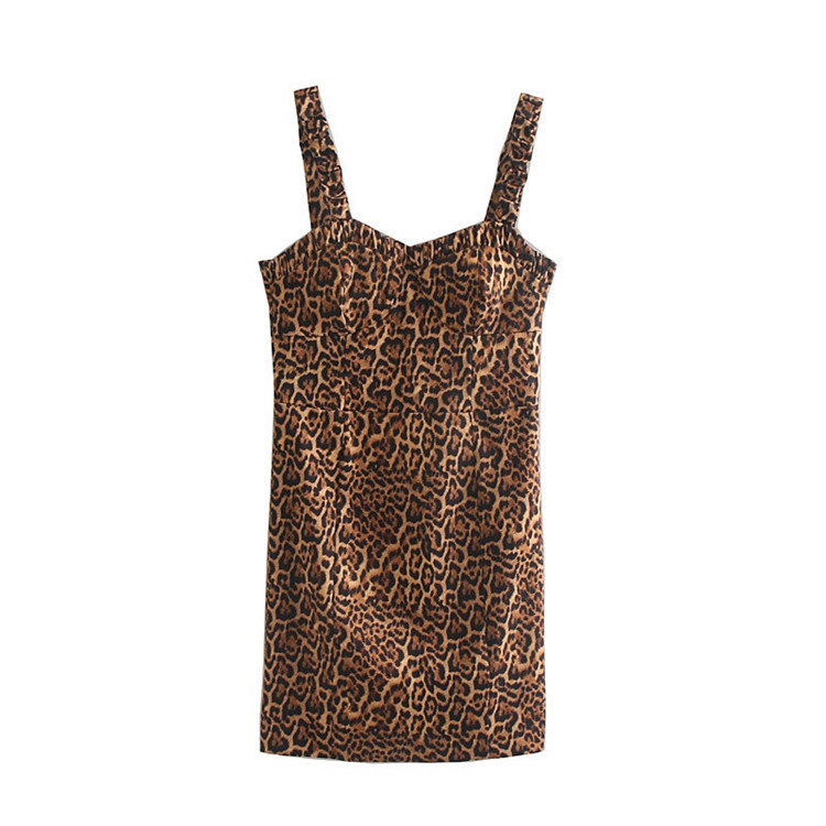 Rövid női ruha vékony pántokkal, állatmintával