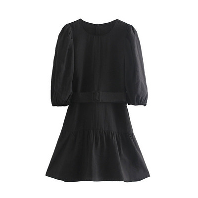 Rochie scurtă cu curea de culoare neagră