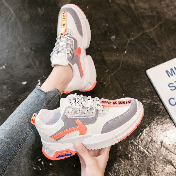 Tenisi casual dama cu talpa aspra si inscriptie in mai multe culori