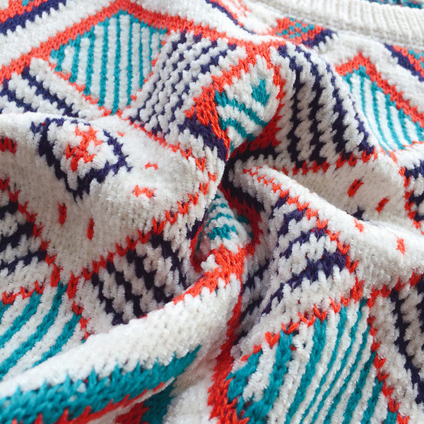 Téli női virágos pulóver O-nyakkal