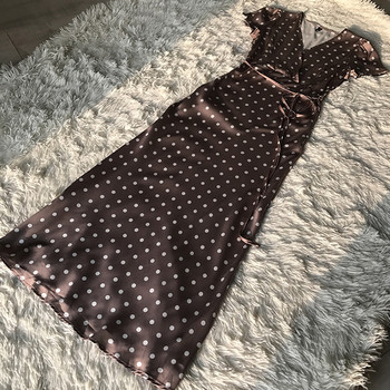 Aktuális női ruha rövid pöttyös ujjakkal