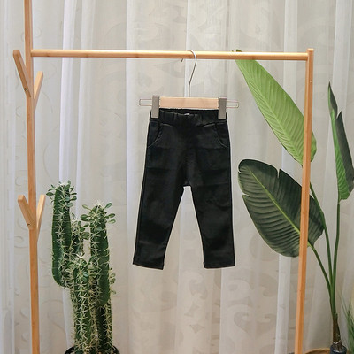 Modern gyereknadrág fiúknak fehér, fekete, barna és szürke színben