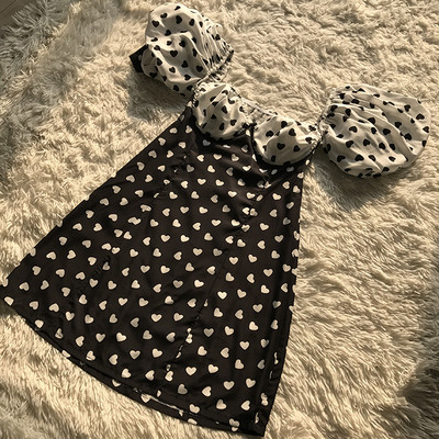 Rochie scurtă de damă actuală cu mâneci căzute