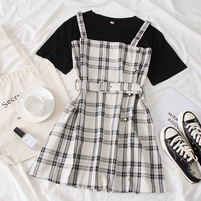 Női kockás ruha fehér és fekete színben, rövid ujjal