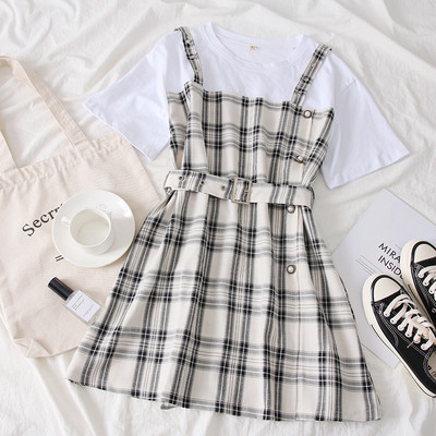 Női kockás ruha fehér és fekete színben, rövid ujjal