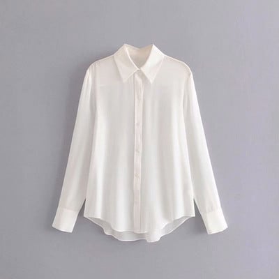 Női ing klasszikus gallérral és gombokkal fehér és fekete színben