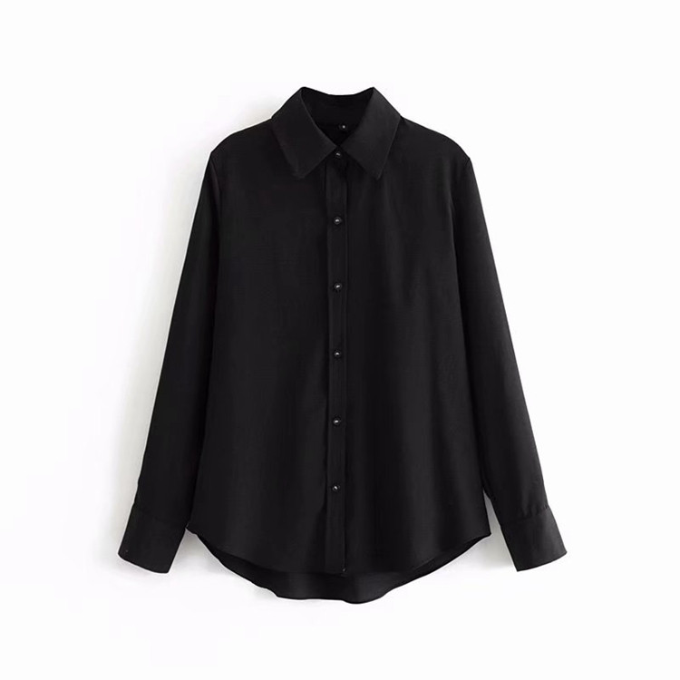 Női ing klasszikus gallérral és gombokkal fehér és fekete színben