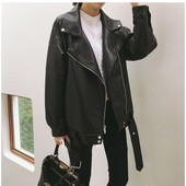 Aktuális női bőrdzseki széles modell fekete színben