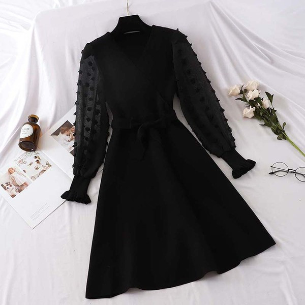 Stílusos női ruha két színben, hosszú ujjal