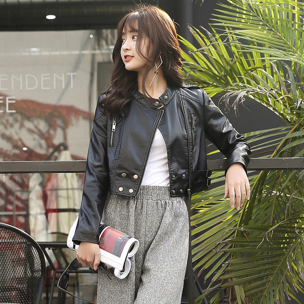 Öko bőrből készült rövid női kabát fekete színben