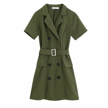 Rövid zöld ruha gombokkal és övvel