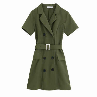 Rövid zöld ruha gombokkal és övvel