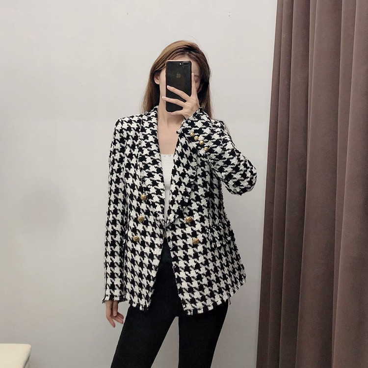 Geaca dama in carouri cu nasturi si maneci lungi