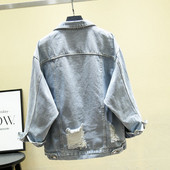 Geaca de dama din denim de culoare deschisa cu motive rupte