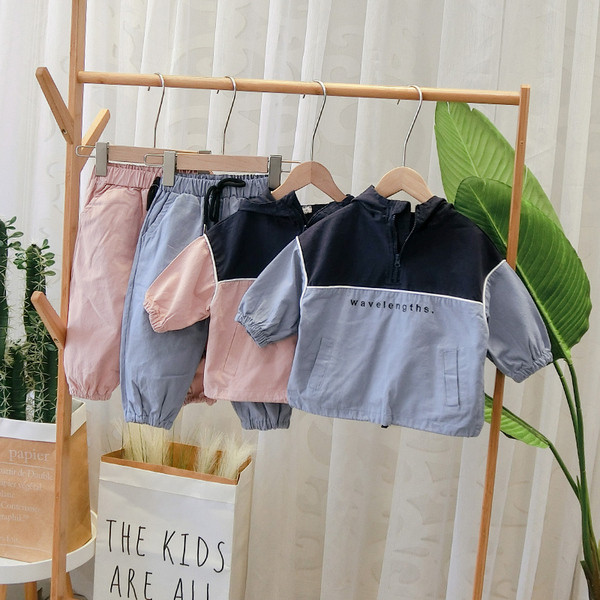 Aktuális kétrészes gyerekkészlet fiúknak két színben