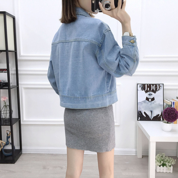 Jacheta casual de dama din denim in culori deschise si inchise