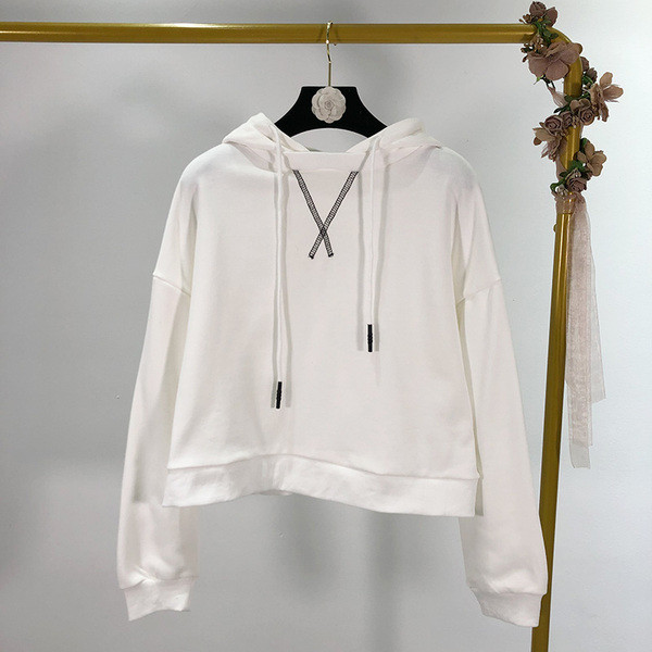 Hanorac scurt de damă, cu glugă și cravate