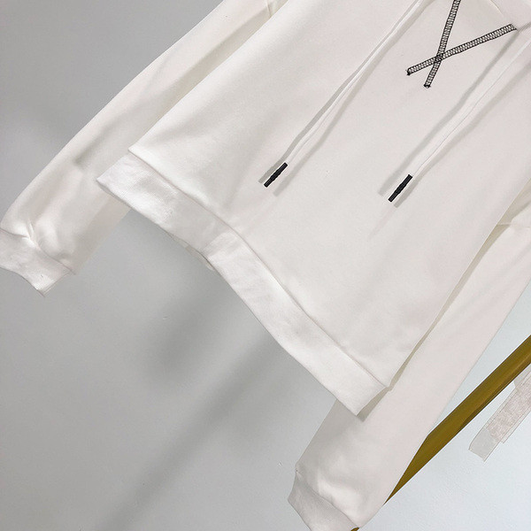 Hanorac scurt de damă, cu glugă și cravate