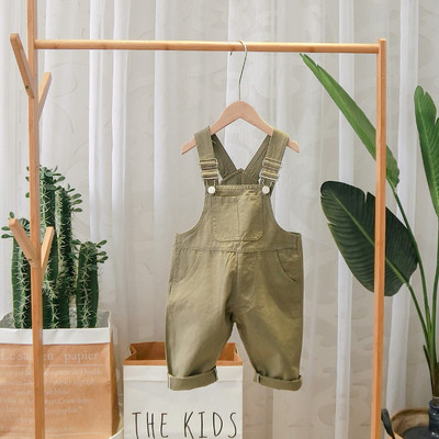 Model nou de salopete pentru copii pentru baieti in verde si maro