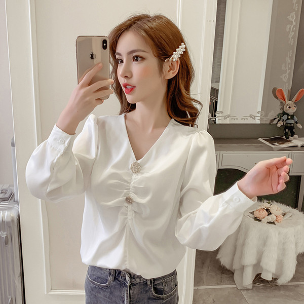 Modern női blúz V-alakú fehér és piros színben