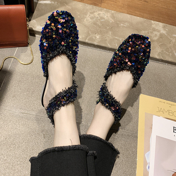 Modern női cipő flitterekkel, két színben