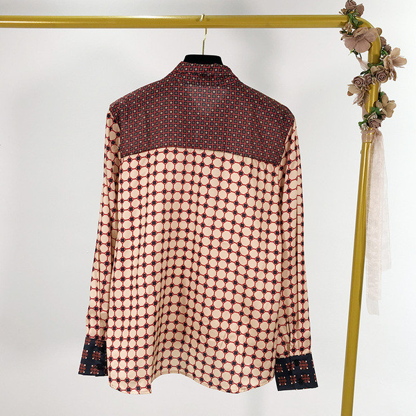 Elegáns, fűzős női ing