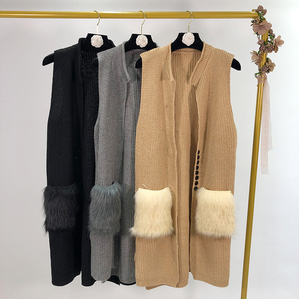 Női kötött mellény szőrzsebekkel