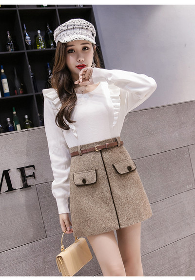 Stílusos női szoknya két színben, gombokkal és magas derékkal