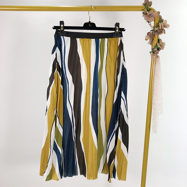 Redős női szoknya színes mintával